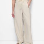 Women’s Pull On drawstring pants.