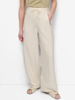 Women's Pull On drawstring pants.